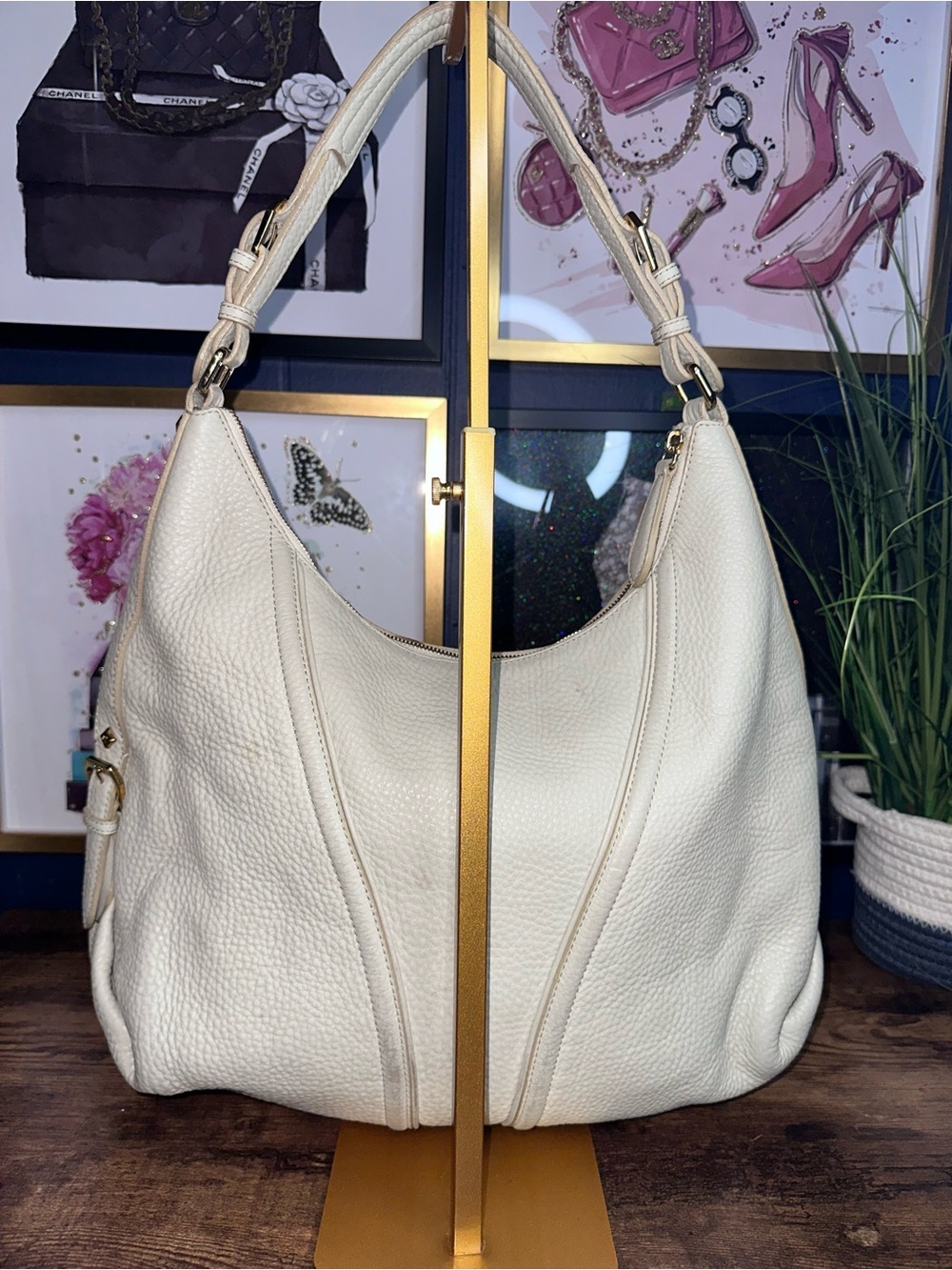 Vintage White Pebbled Leather MCM Hobo Shoulder Bag Gold Hardware - Picture 2 of 16